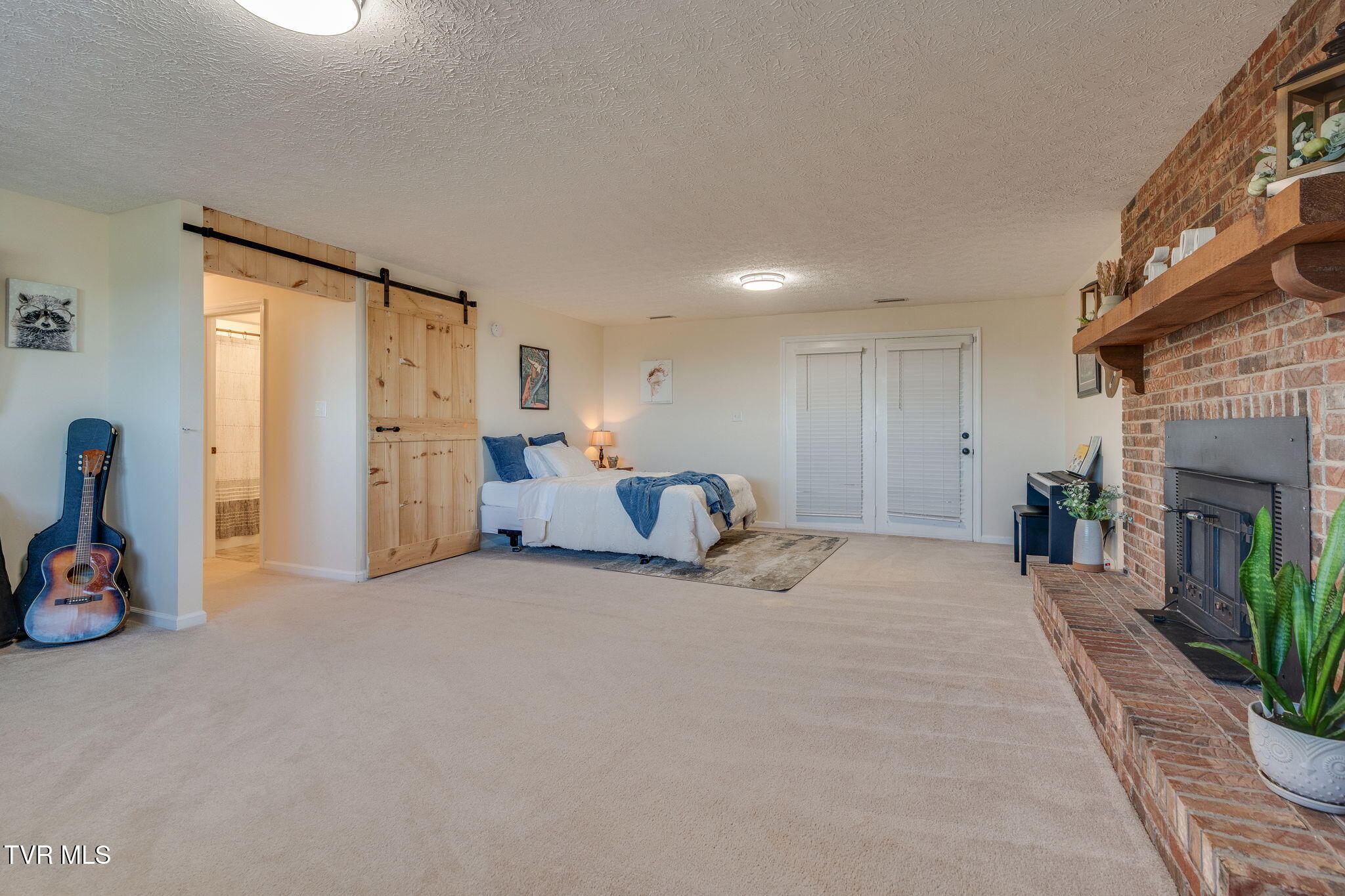 2316 Colonial View Road