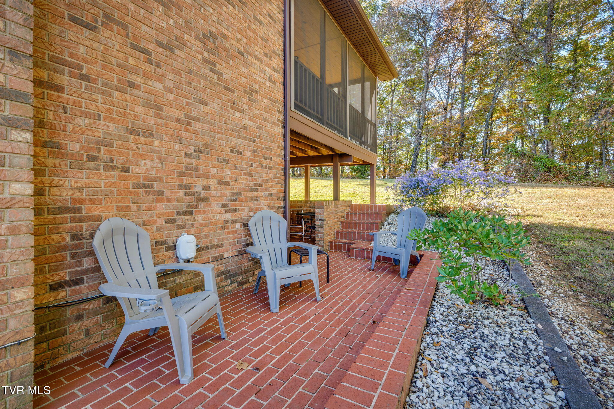 2316 Colonial View Road