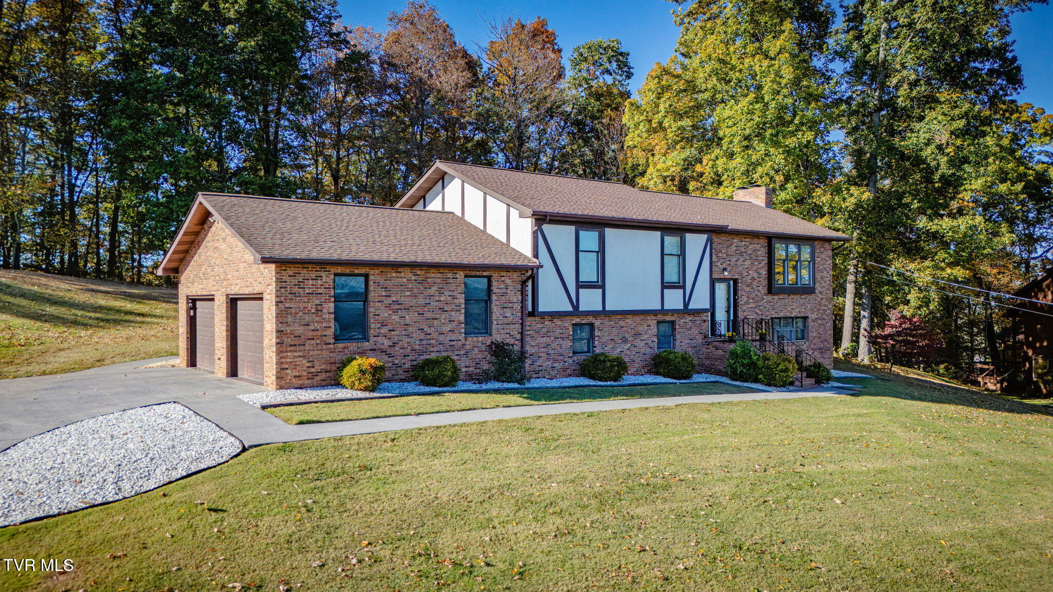 2316 Colonial View Road