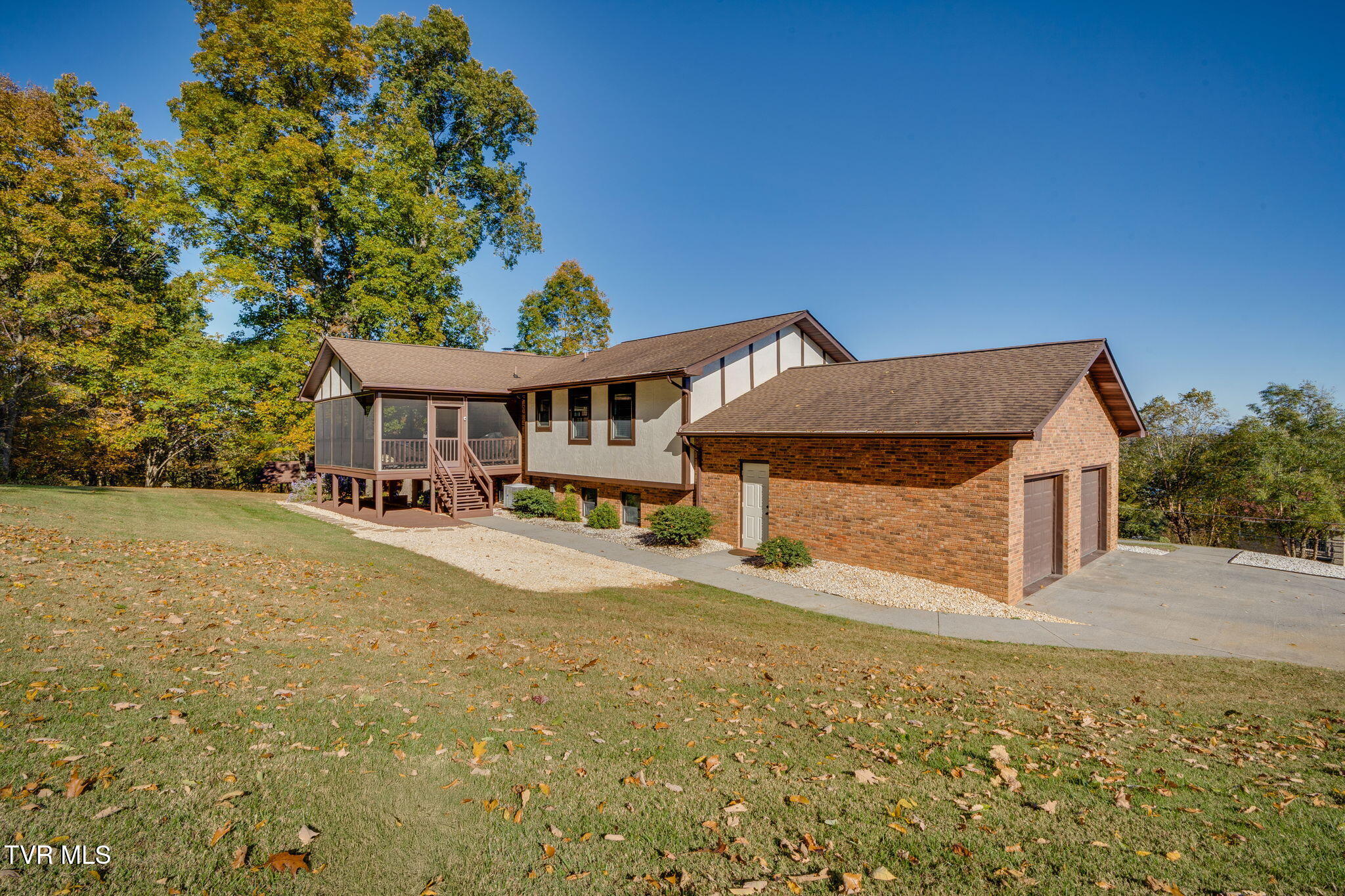 2316 Colonial View Road