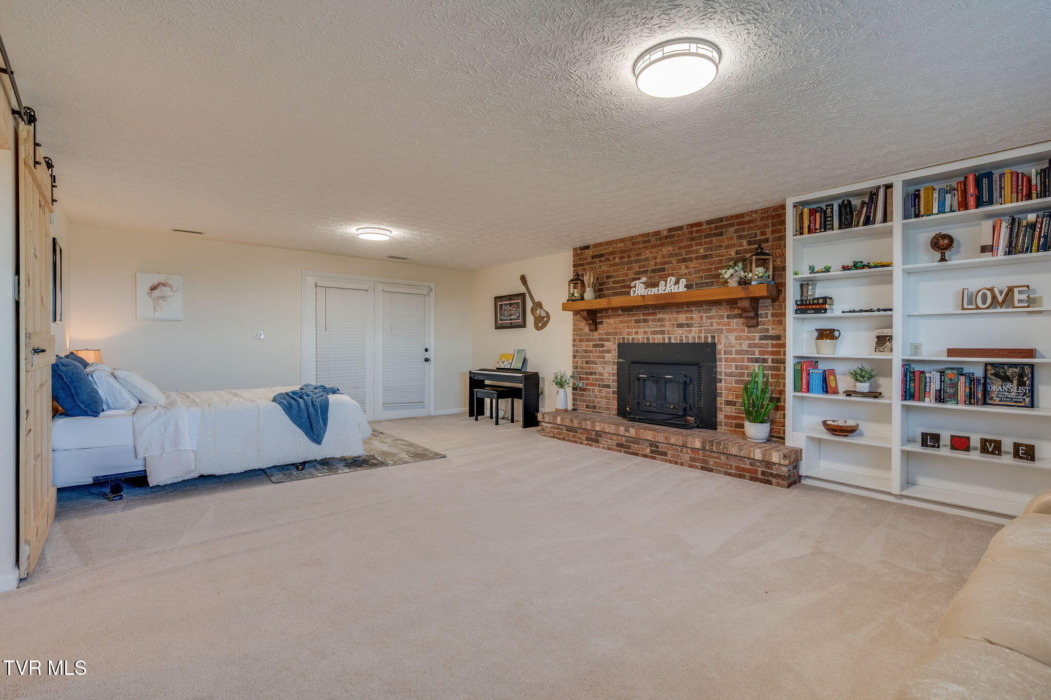2316 Colonial View Road