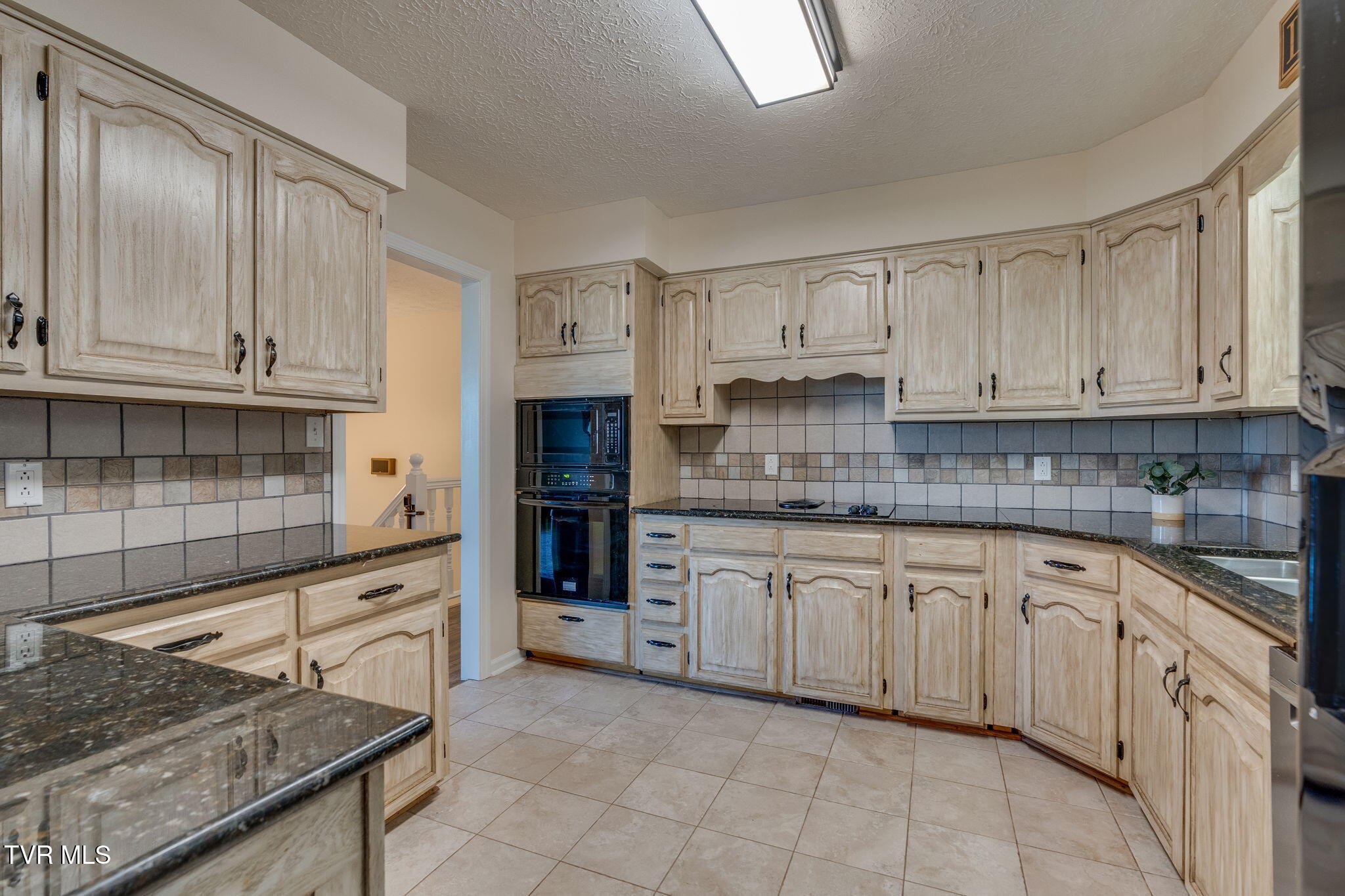 2316 Colonial View Road