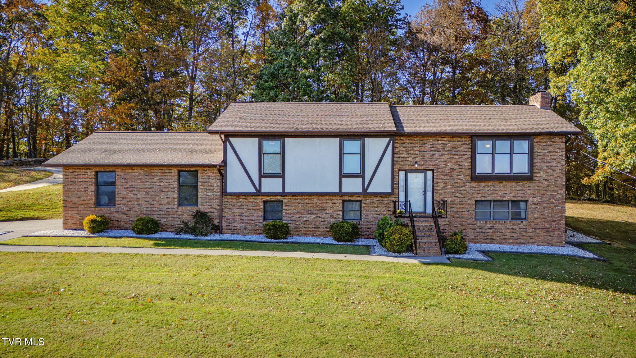 2316 Colonial View Road