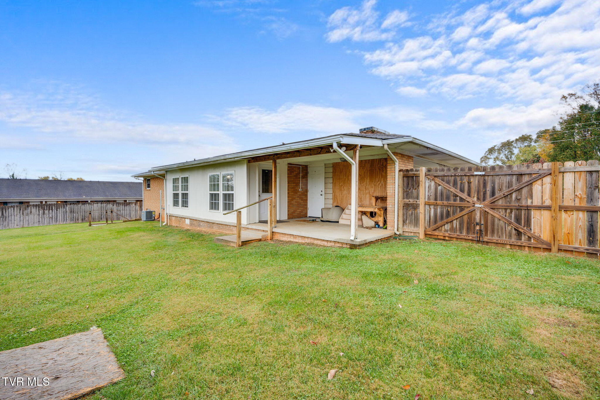 400 Drinnon Drive
