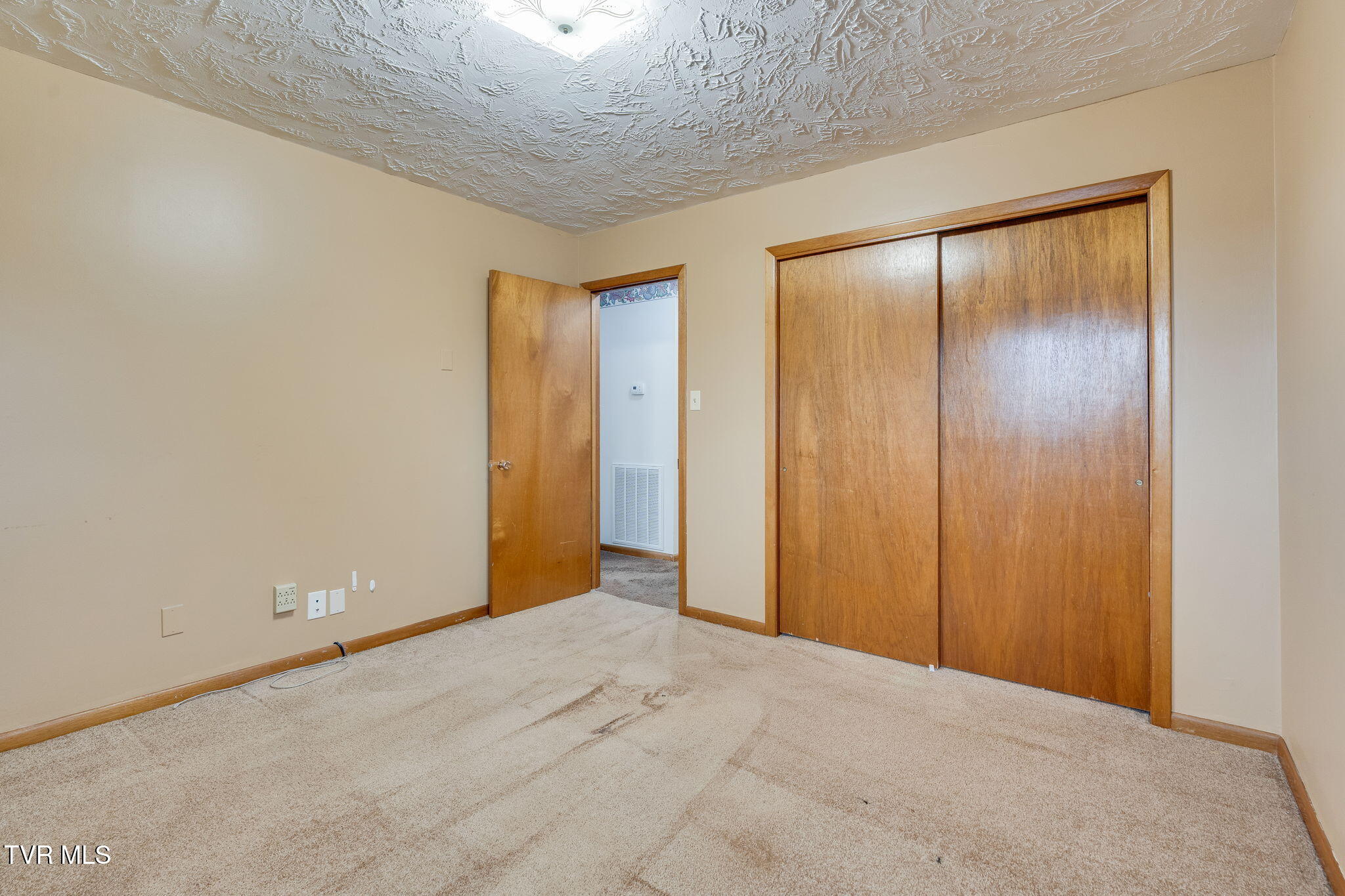 400 Drinnon Drive