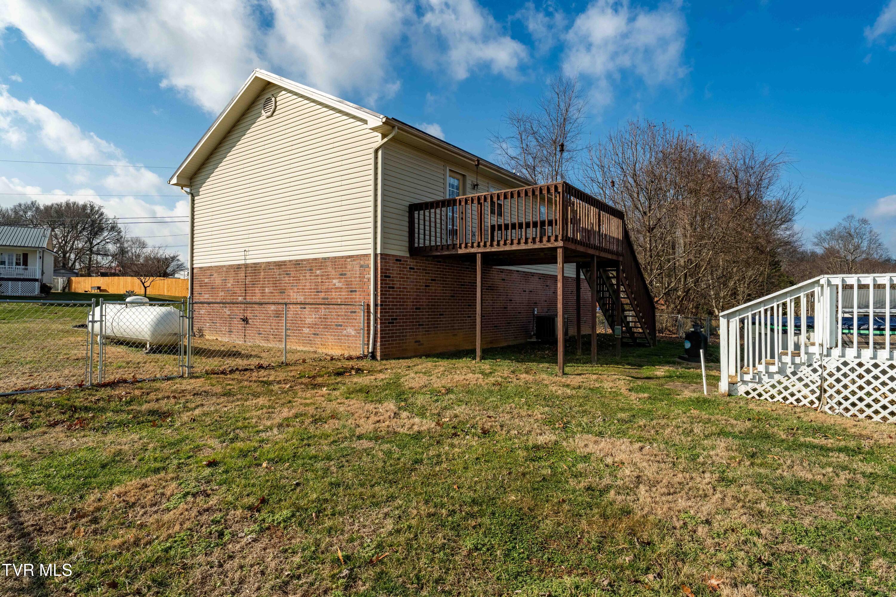 115 Maple Ridge Drive