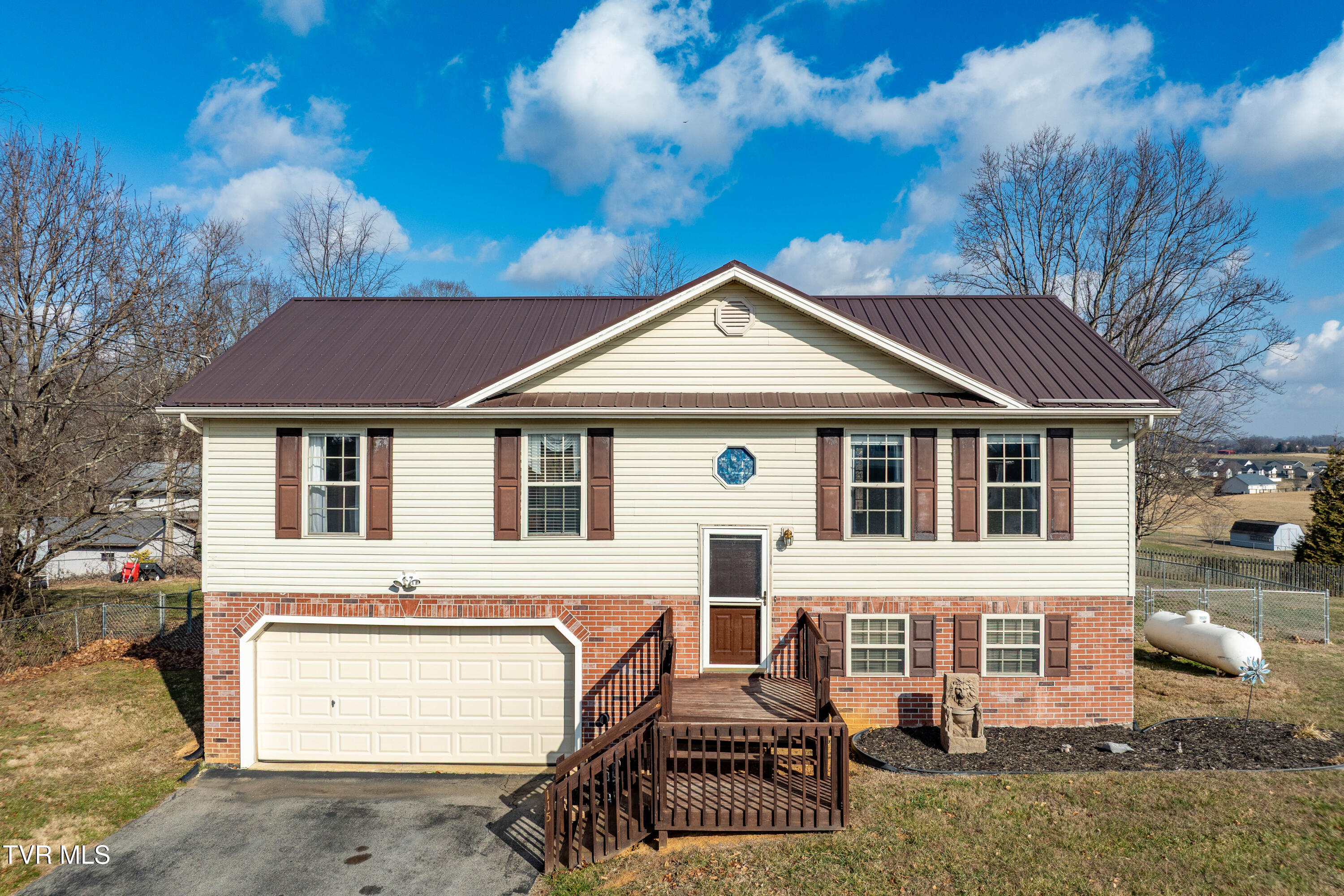 115 Maple Ridge Drive