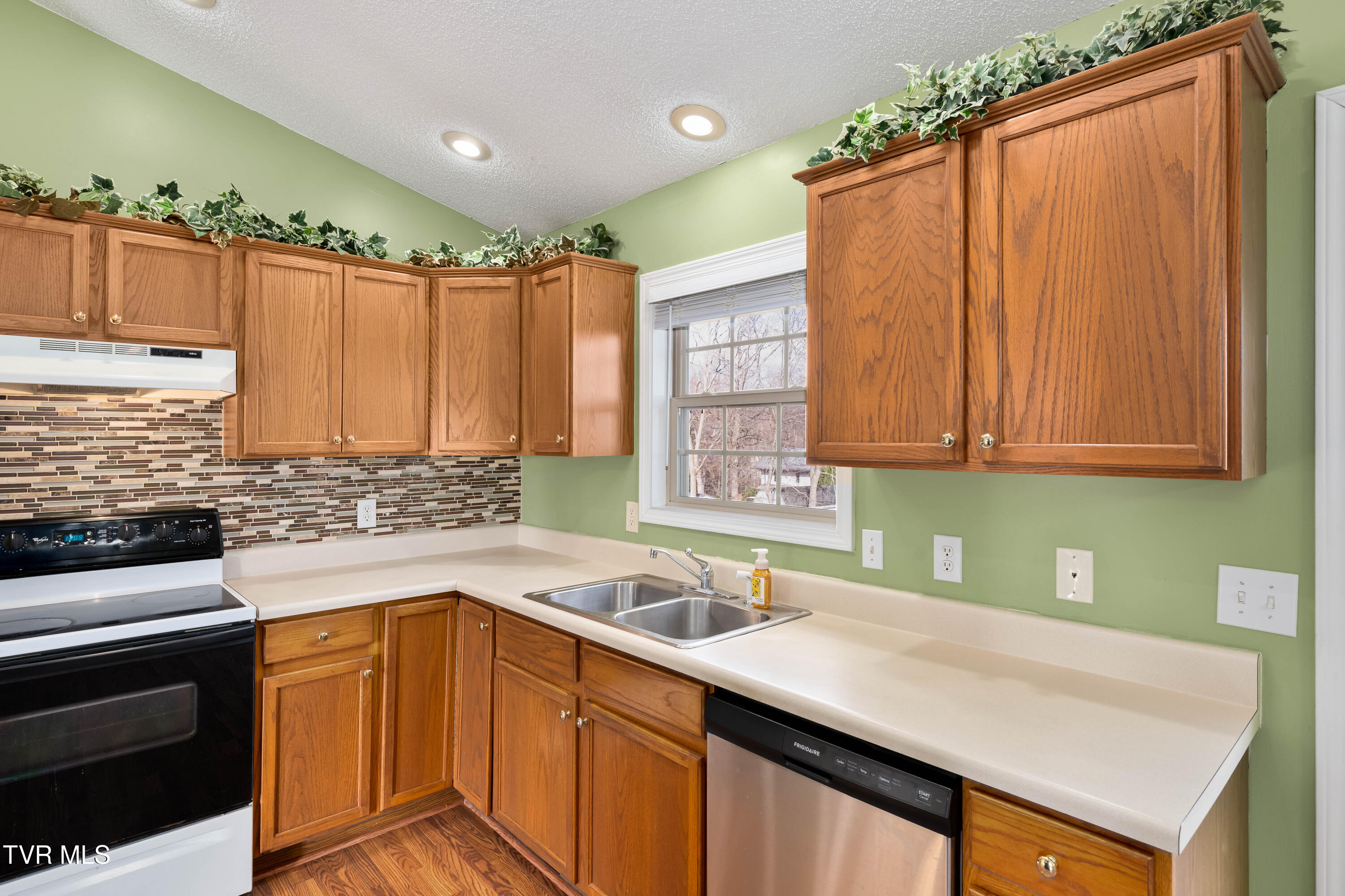 115 Maple Ridge Drive