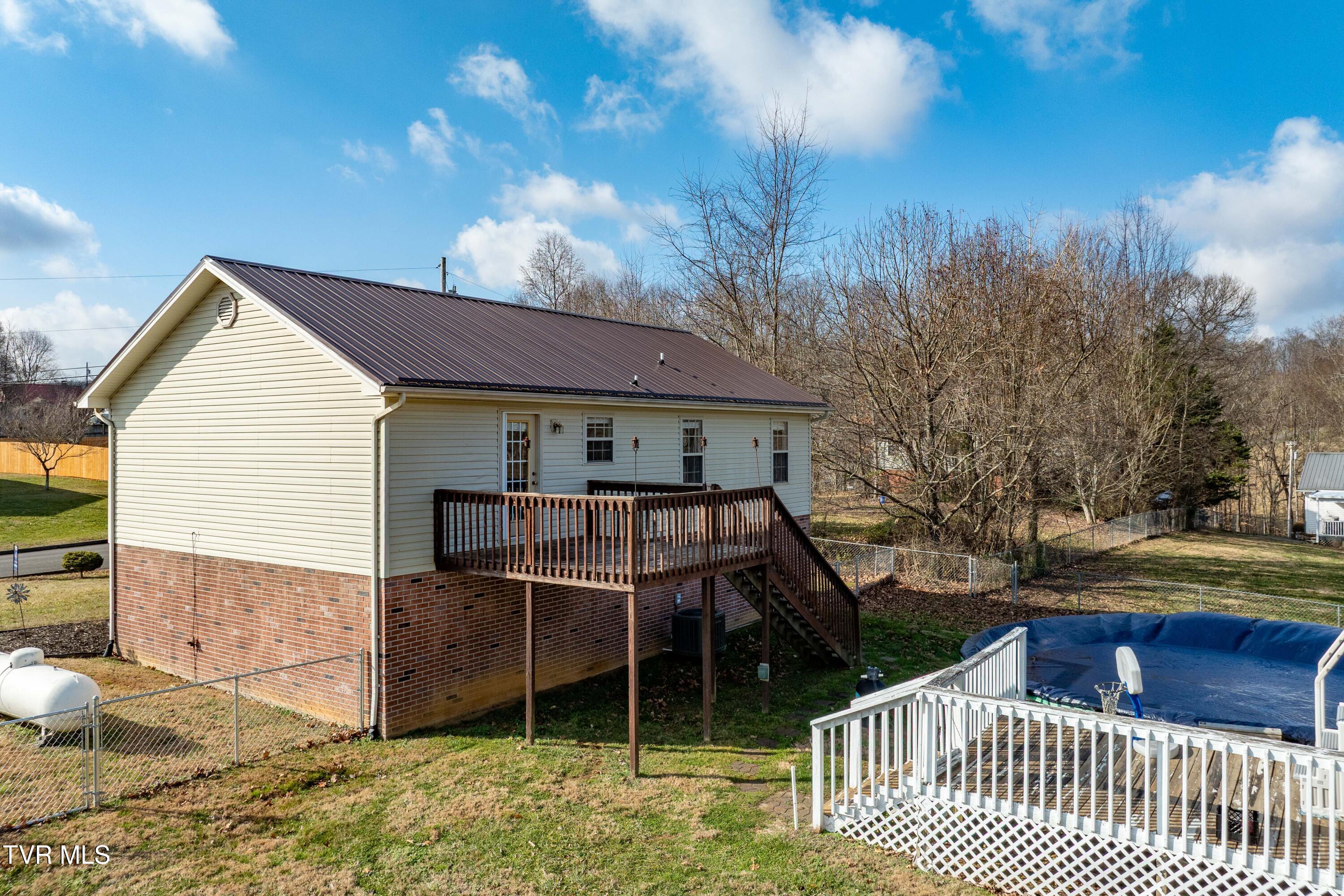 115 Maple Ridge Drive