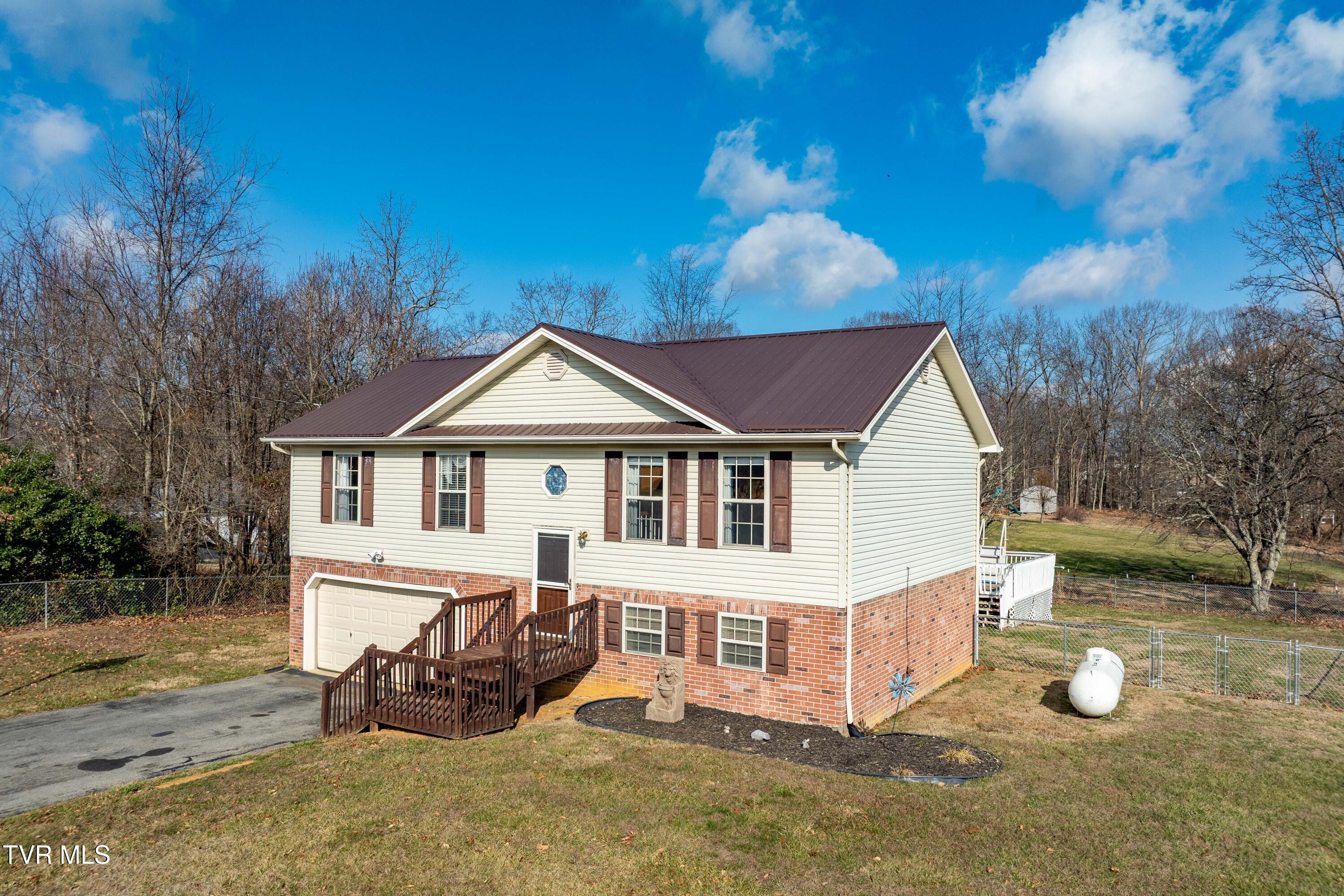 115 Maple Ridge Drive