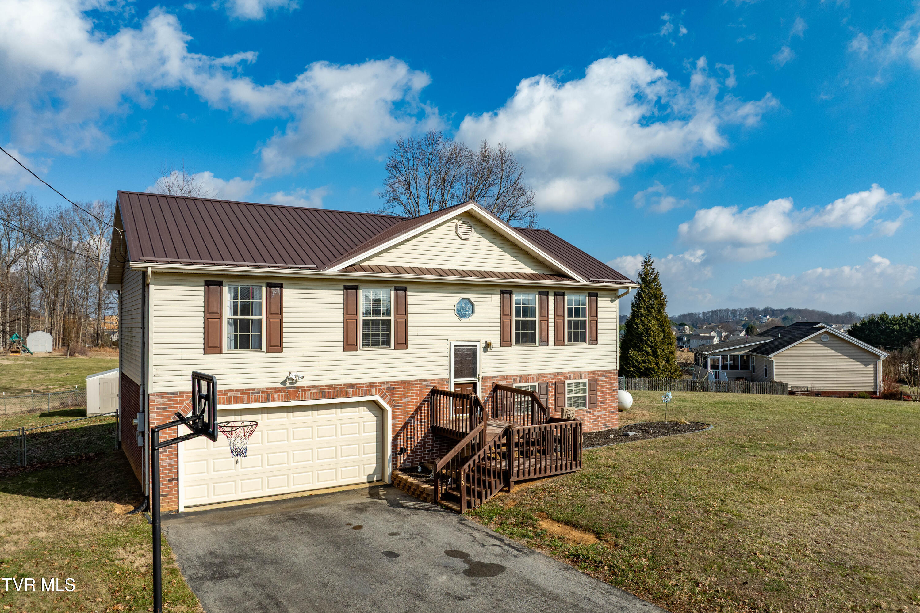 115 Maple Ridge Drive