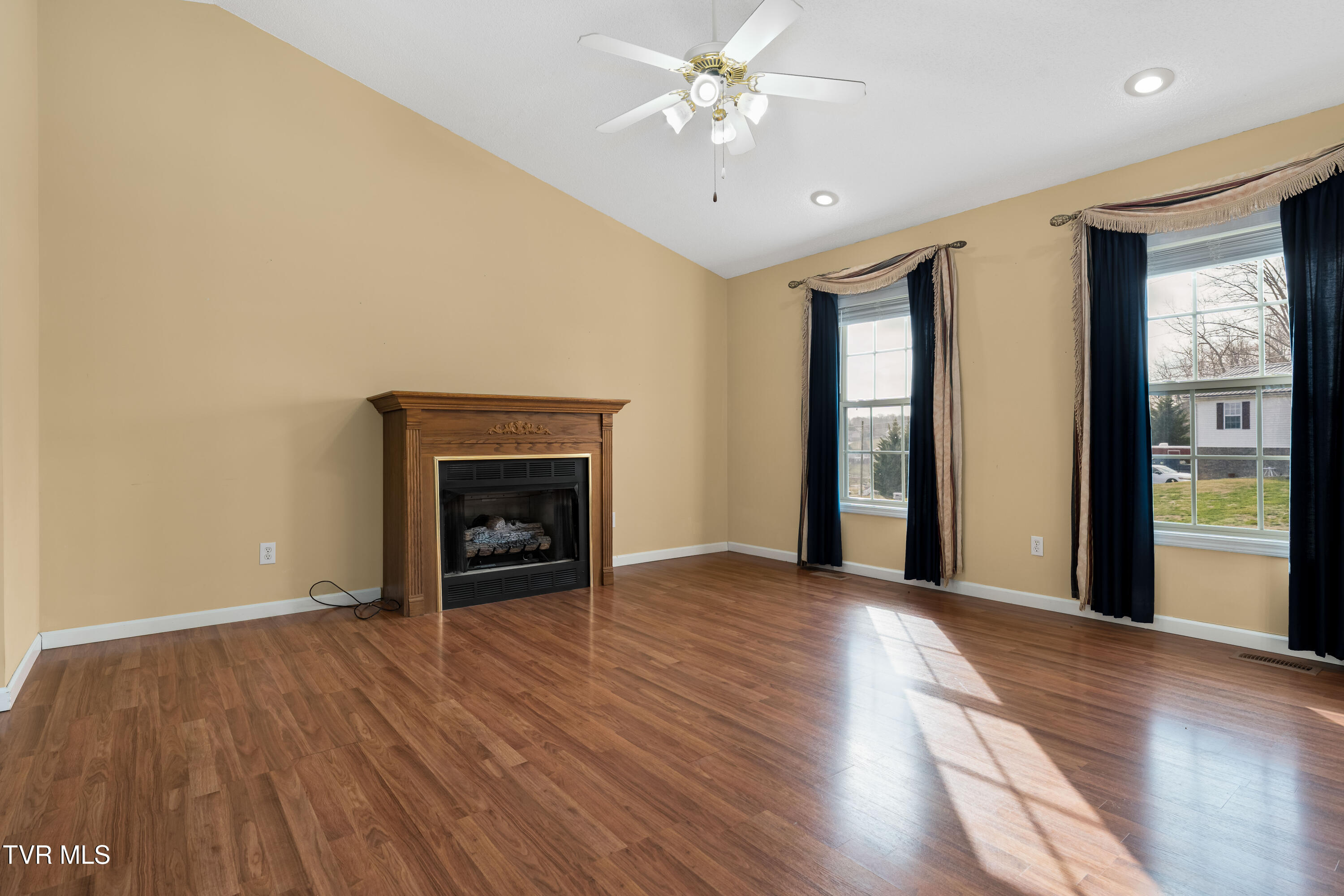 115 Maple Ridge Drive