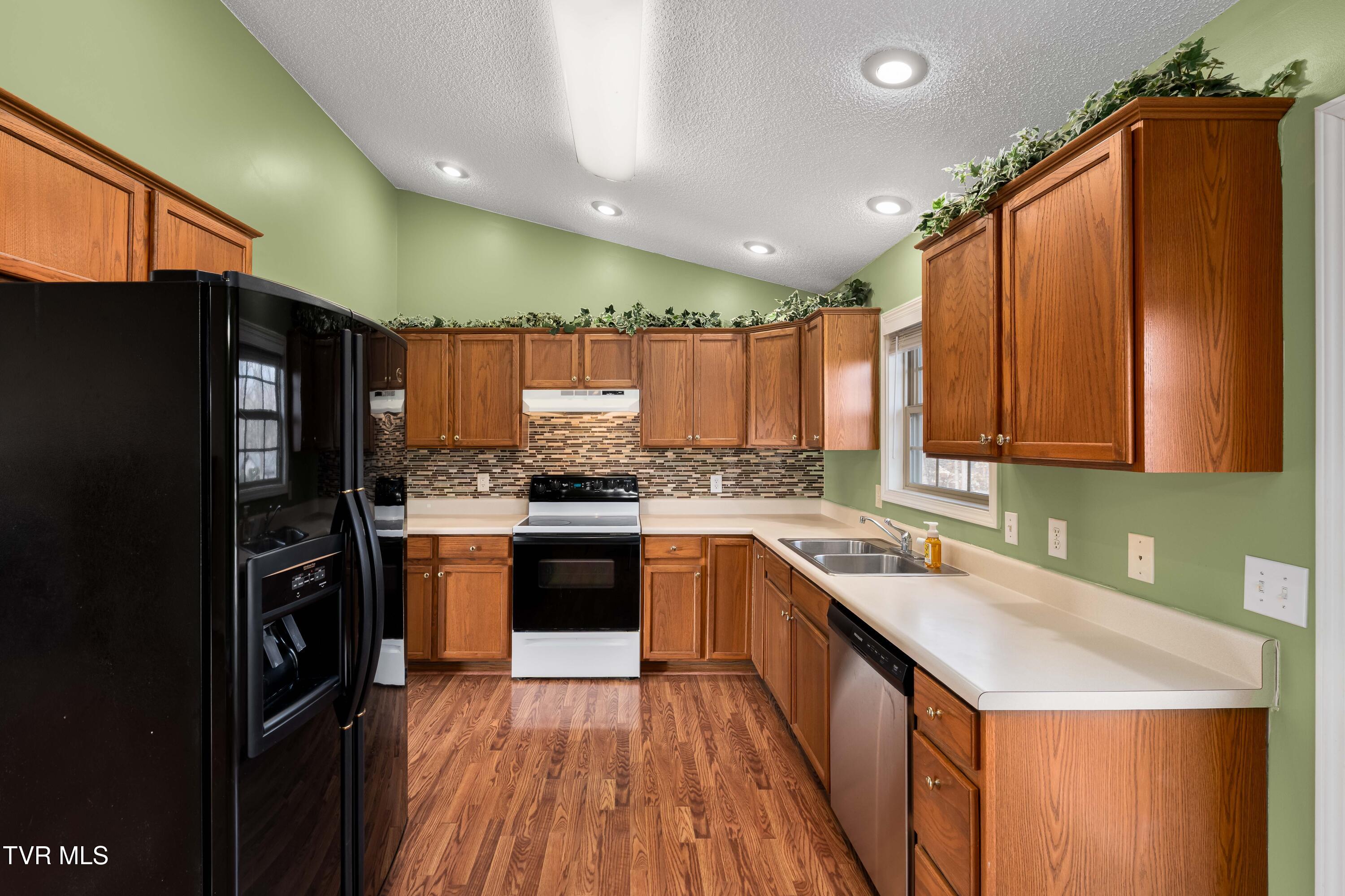 115 Maple Ridge Drive