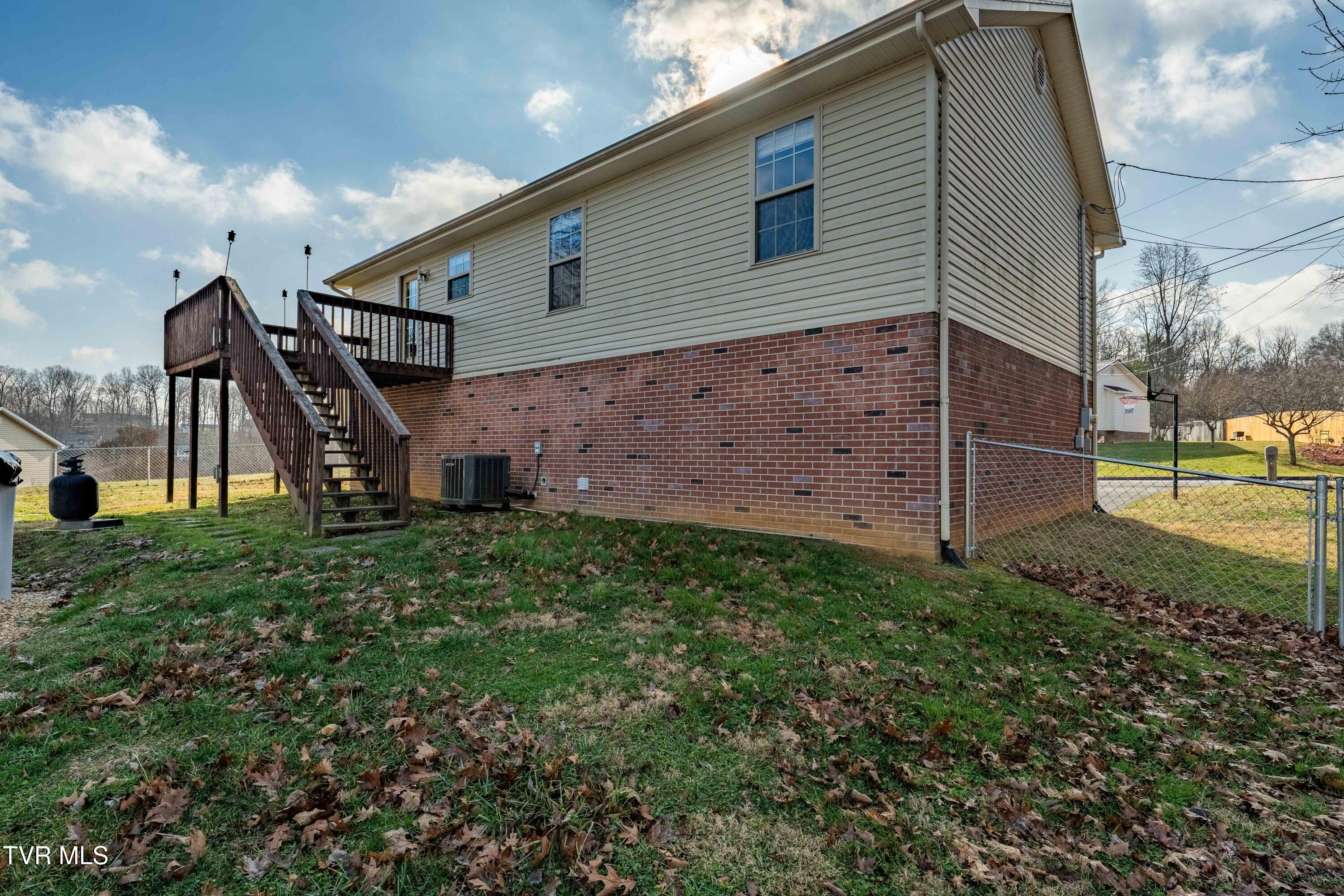115 Maple Ridge Drive