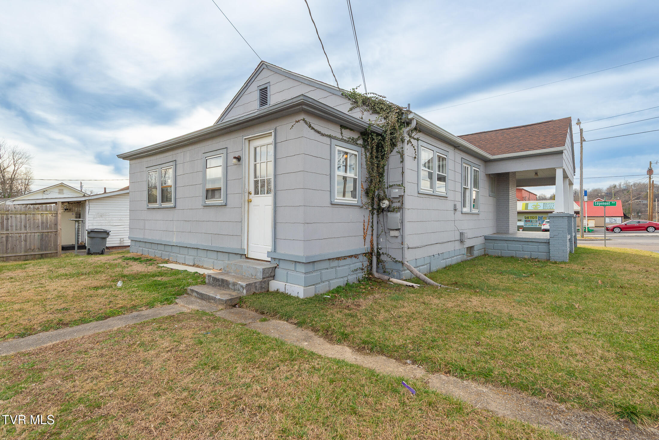 1601 Edgemont Avenue