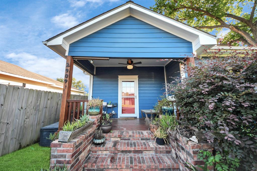 2909 Preston Street
