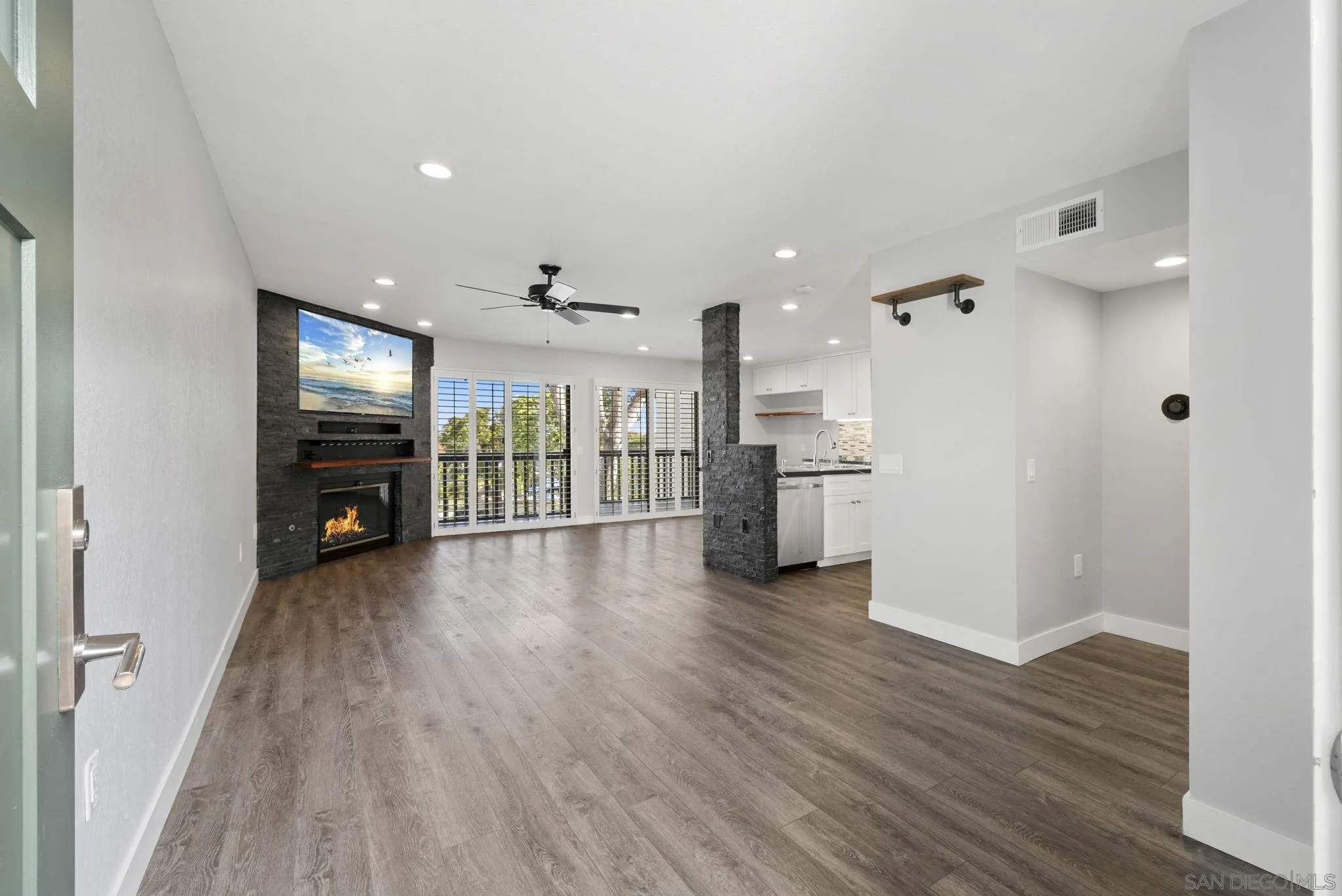 6953 Camino Pacheco