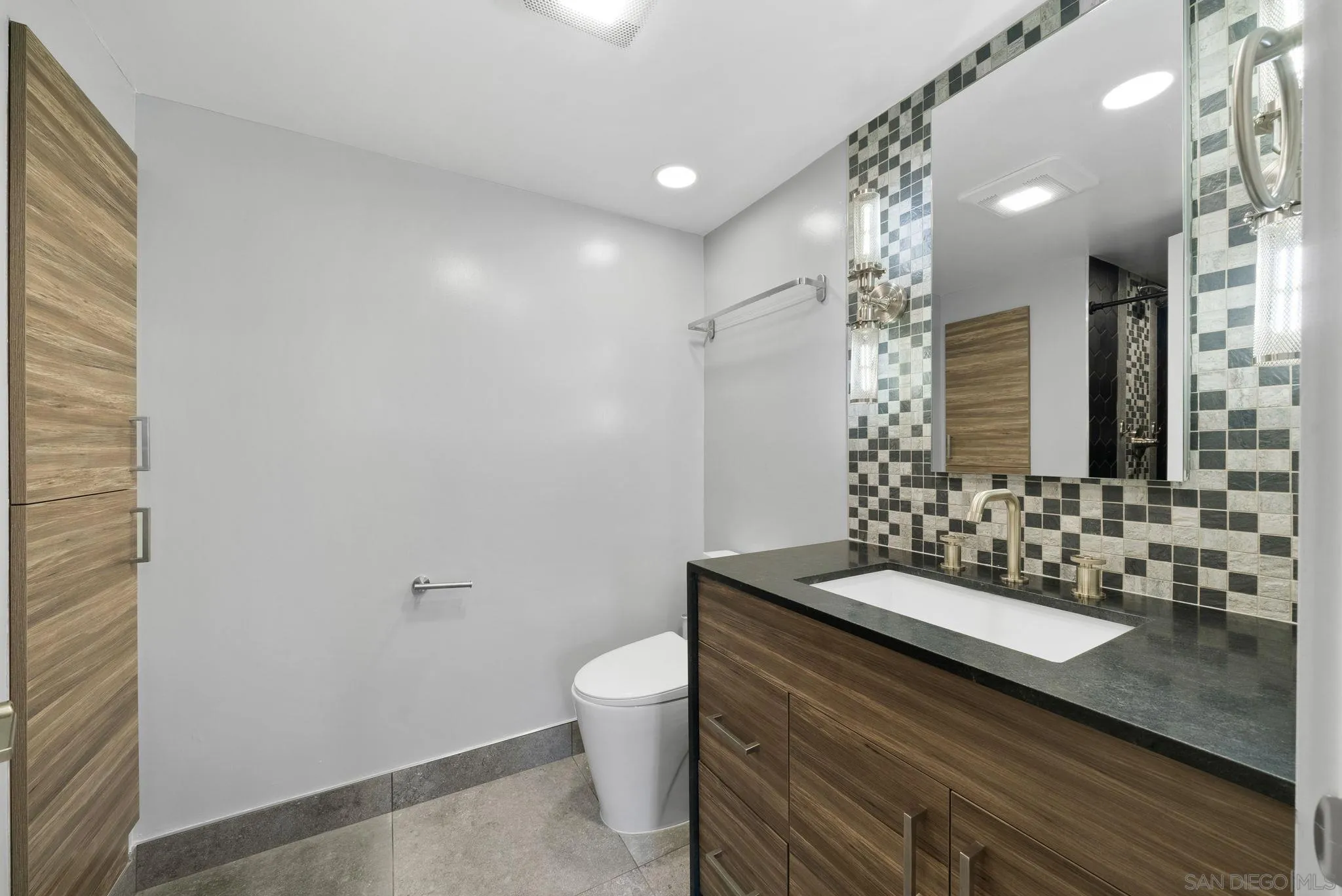 6953 Camino Pacheco