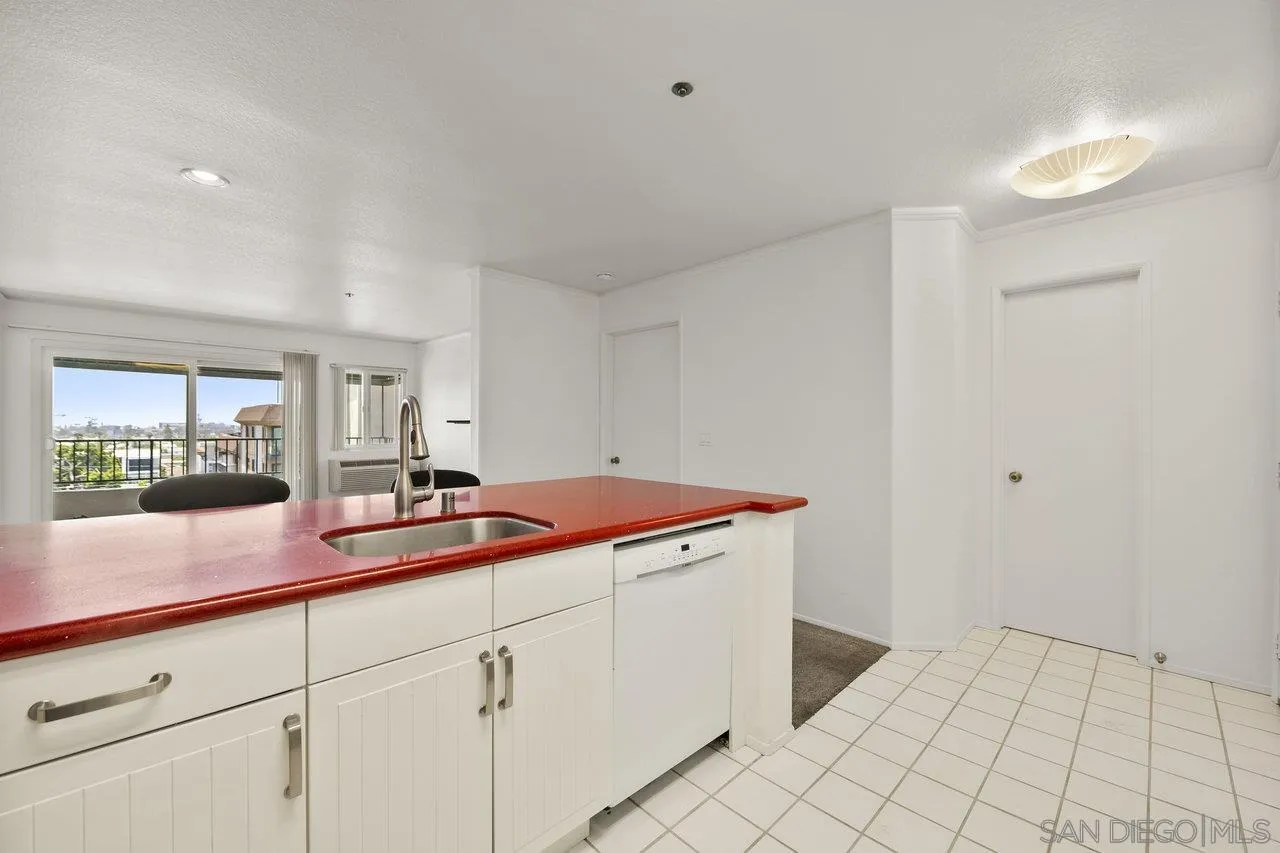 3795 Georgia St # 406