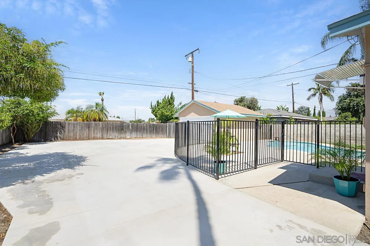 10052 Central Ave.