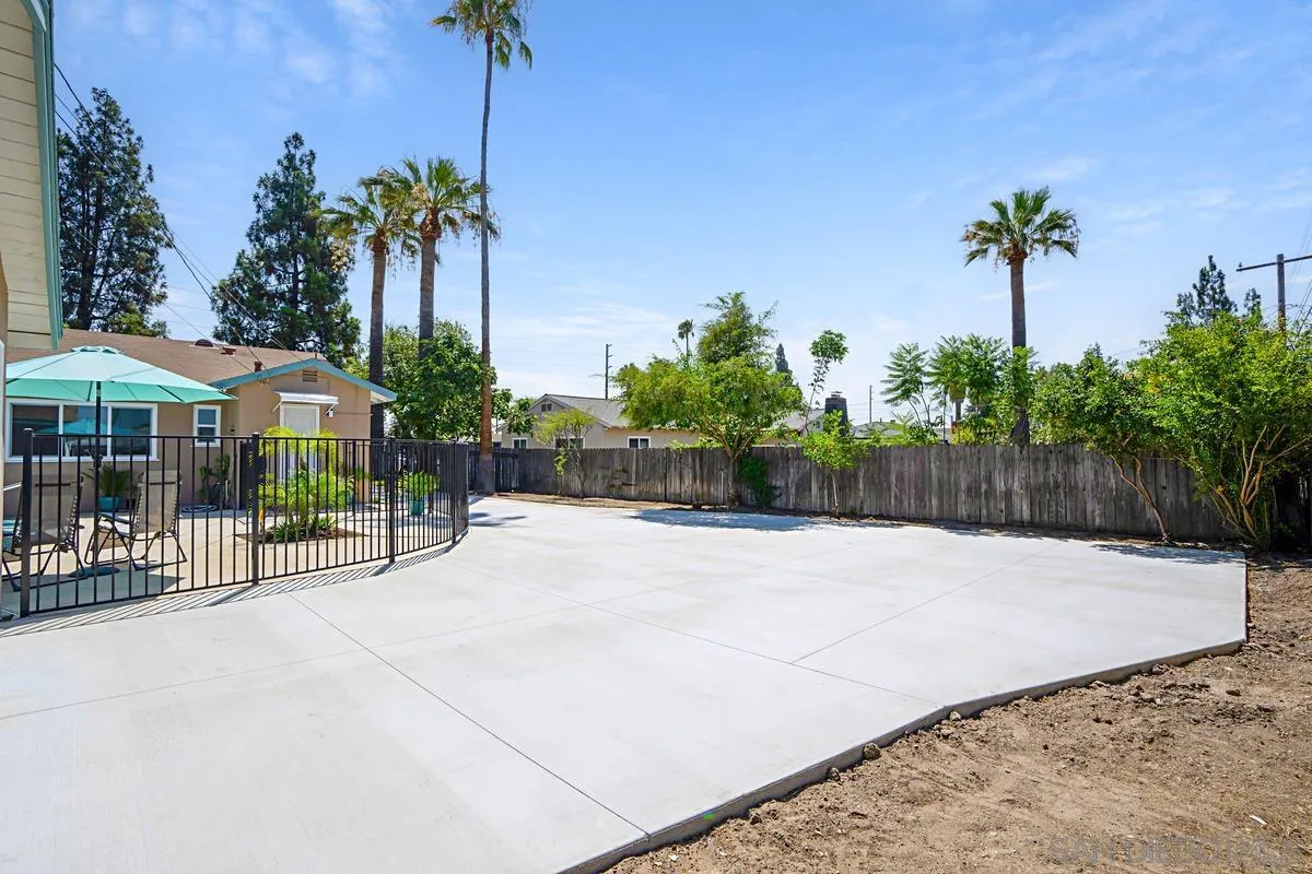 10052 Central Ave.