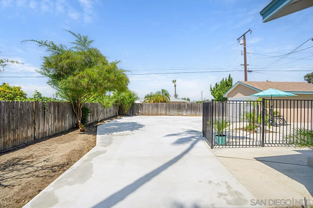 10052 Central Ave.