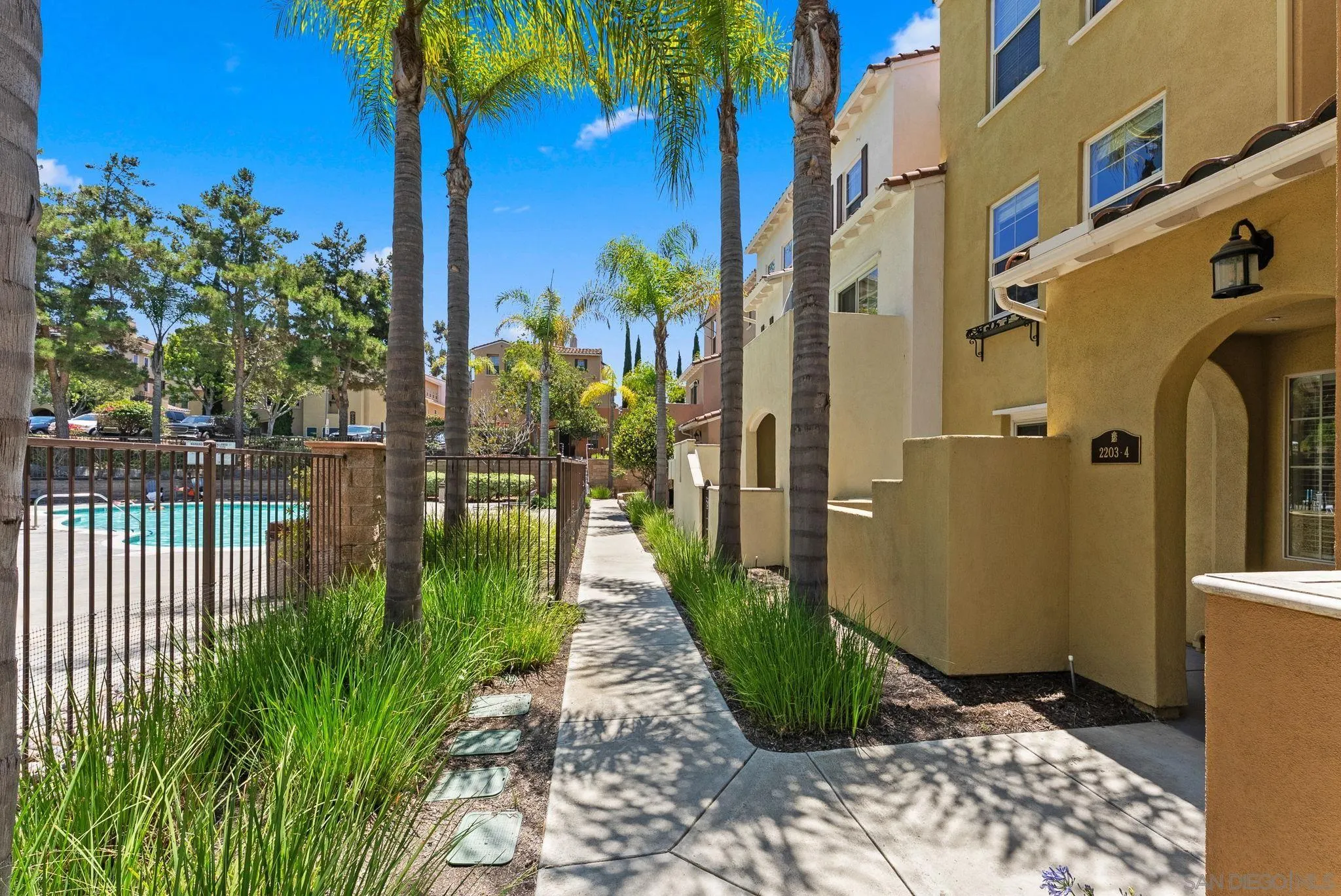 2203 Huntington Point Rd Unit 4