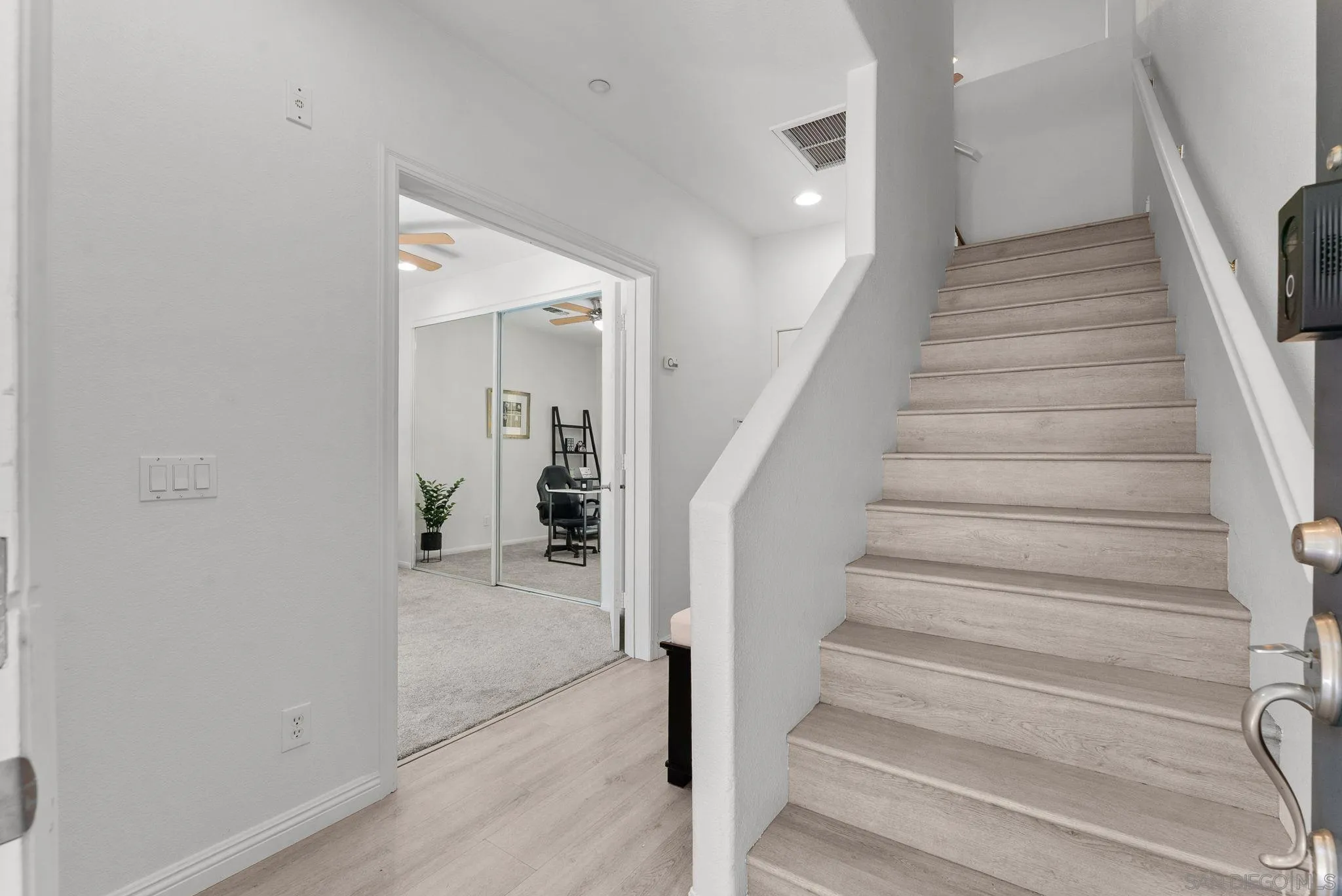 2203 Huntington Point Rd Unit 4