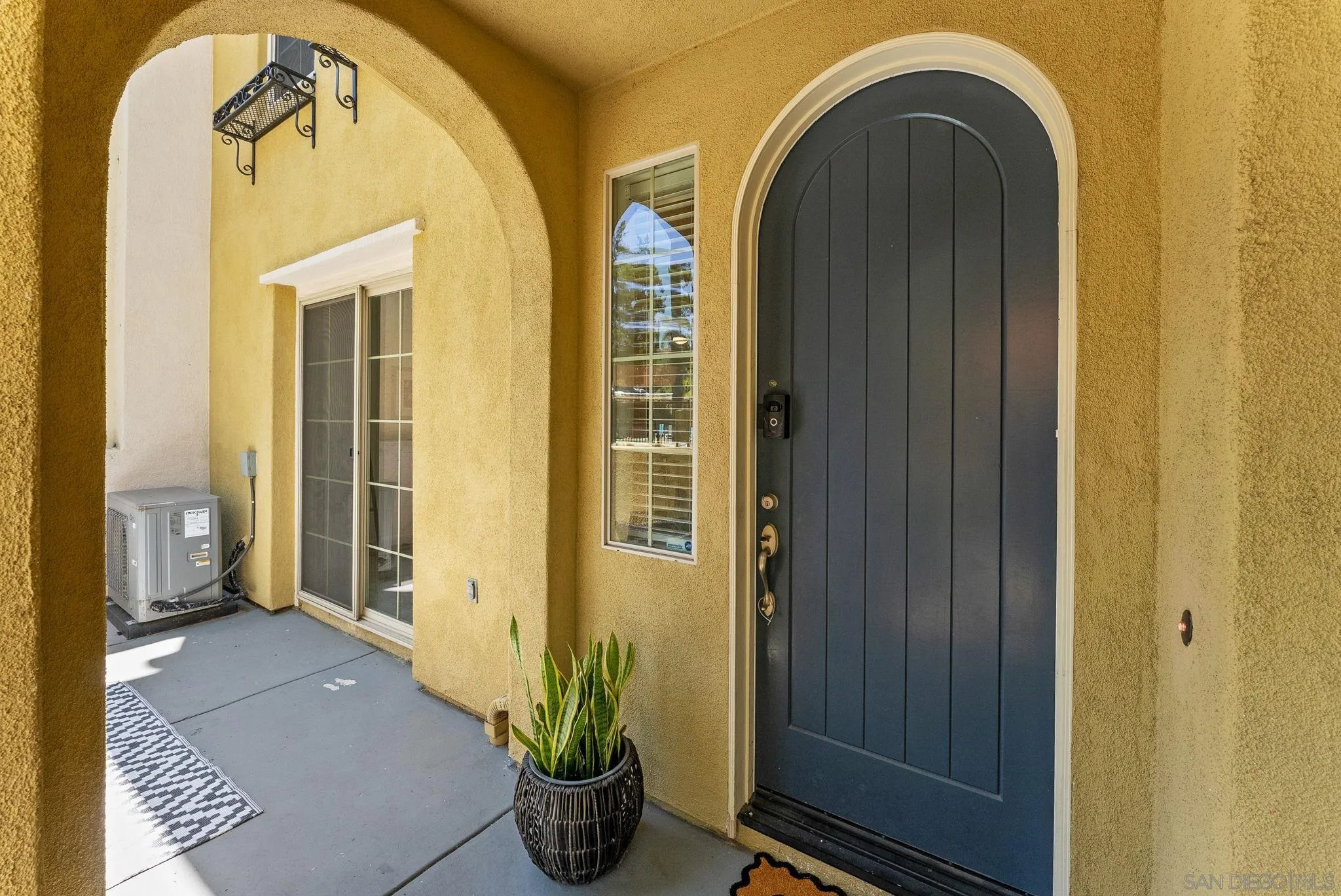 2203 Huntington Point Rd Unit 4