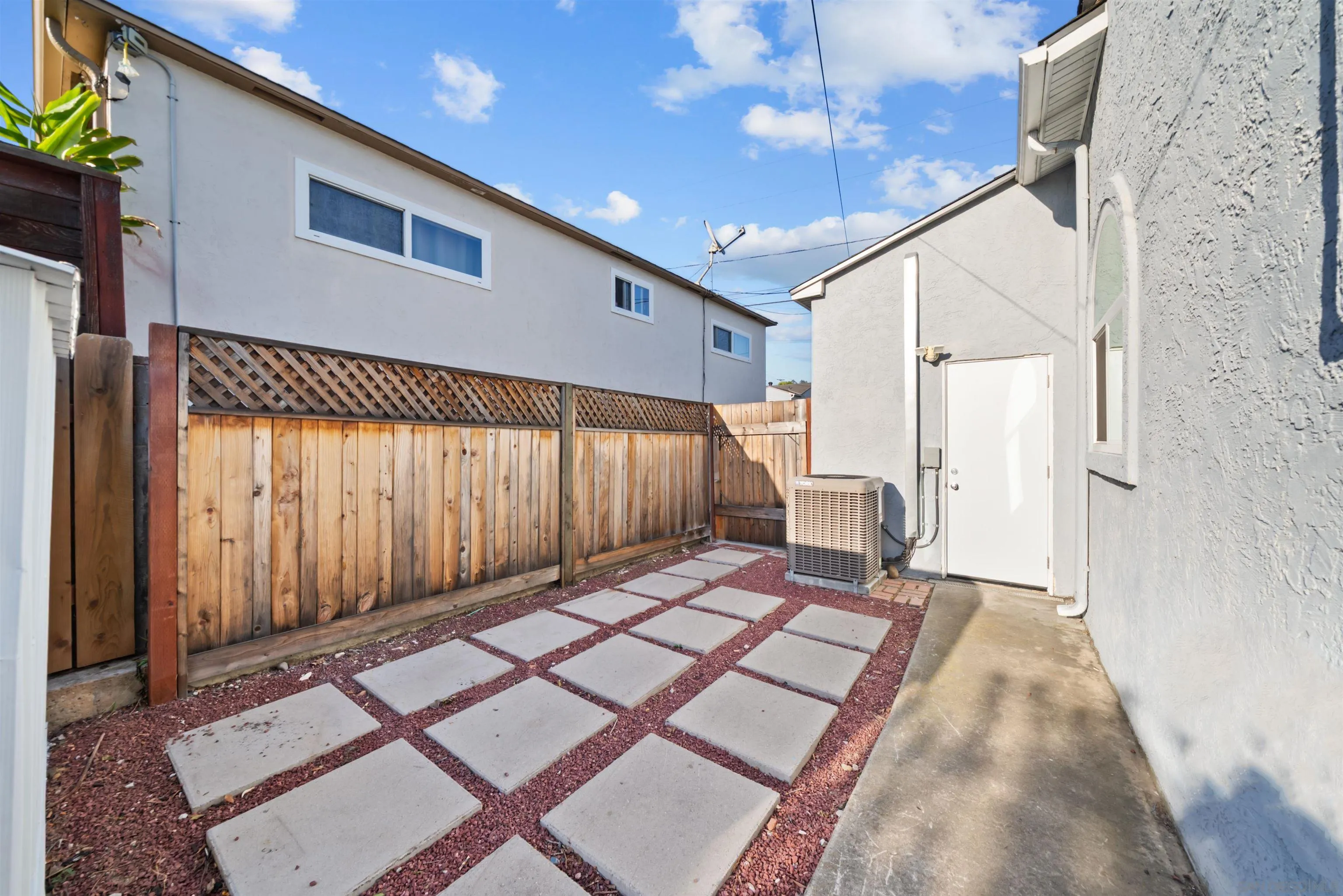 1728 Friedrick Dr