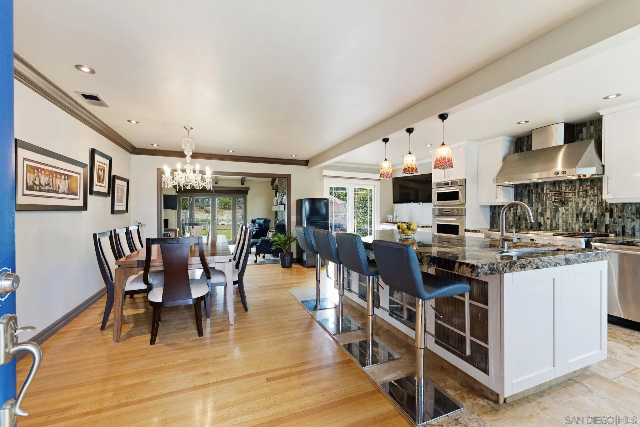 6855 Cartwright