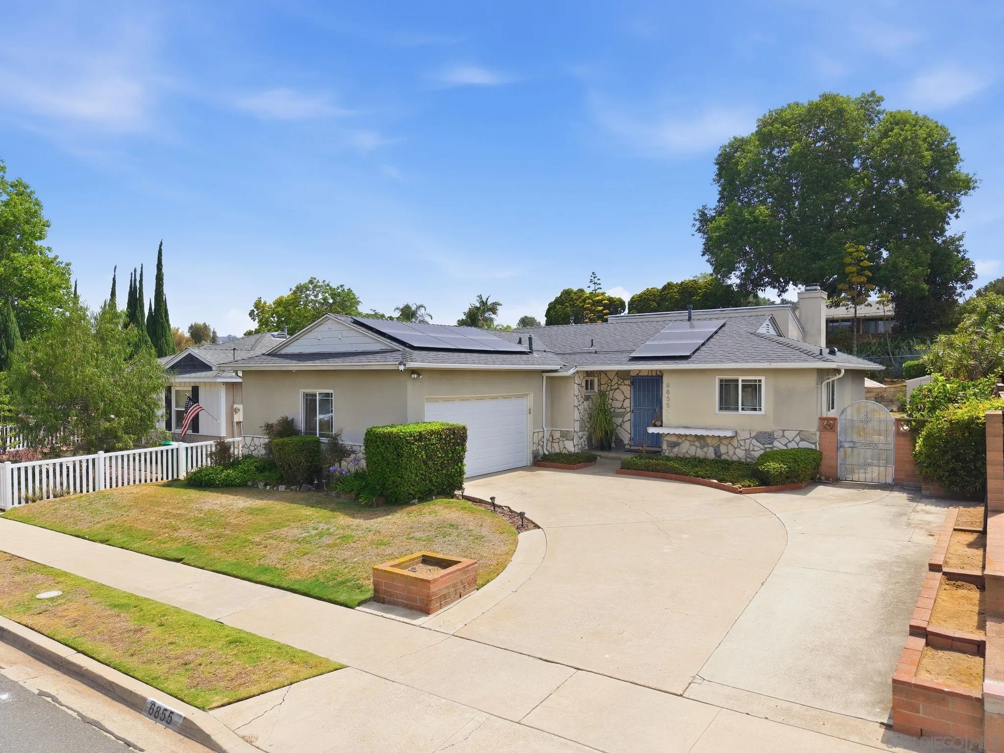 6855 Cartwright