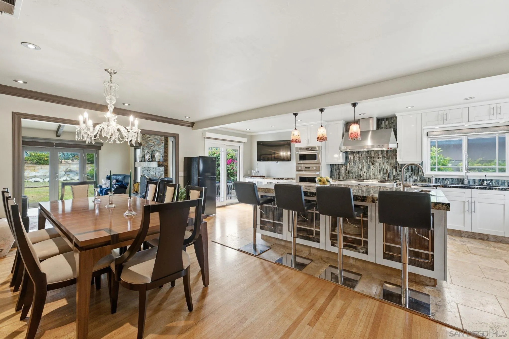 6855 Cartwright