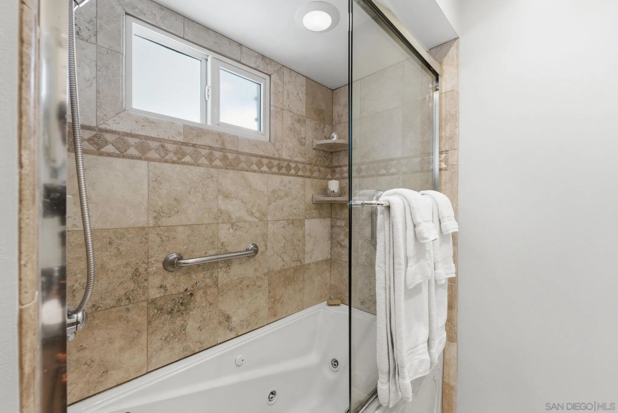6855 Cartwright