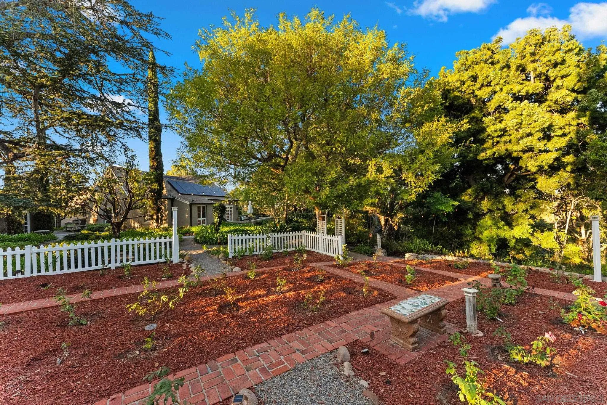 3452 Cromwell Pl