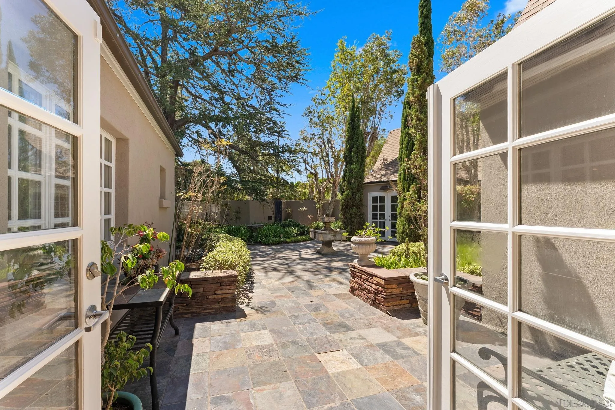 3452 Cromwell Pl