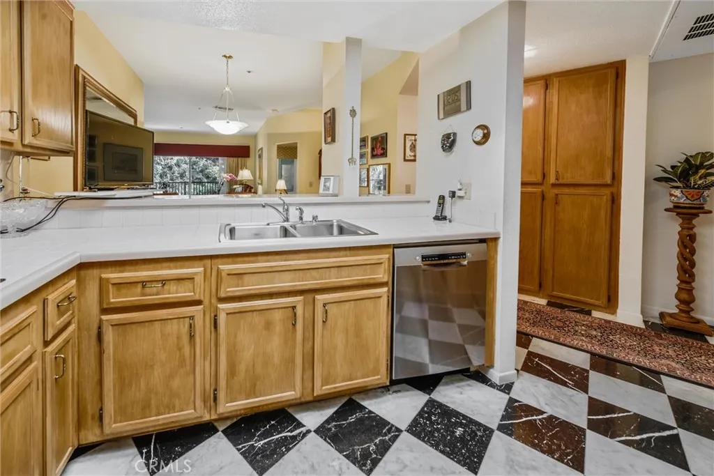 3405 Florida Street # 402