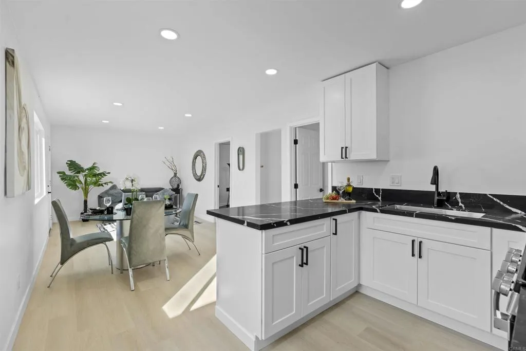 6844 Missy Ct