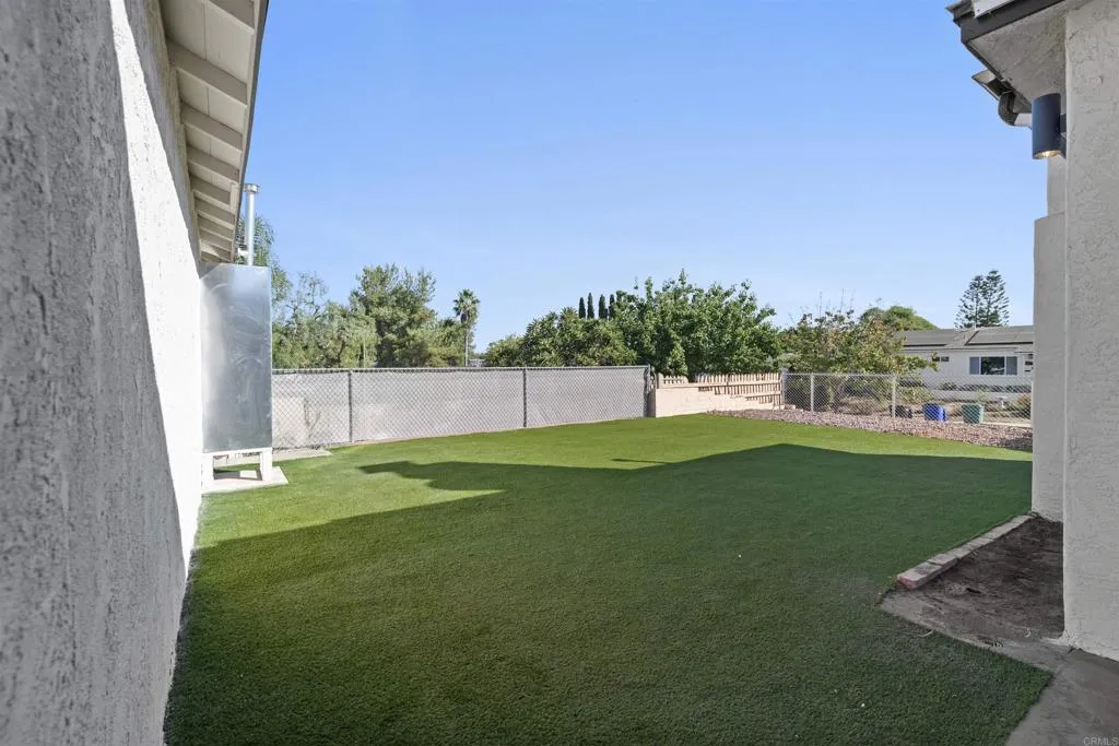 6844 Missy Ct