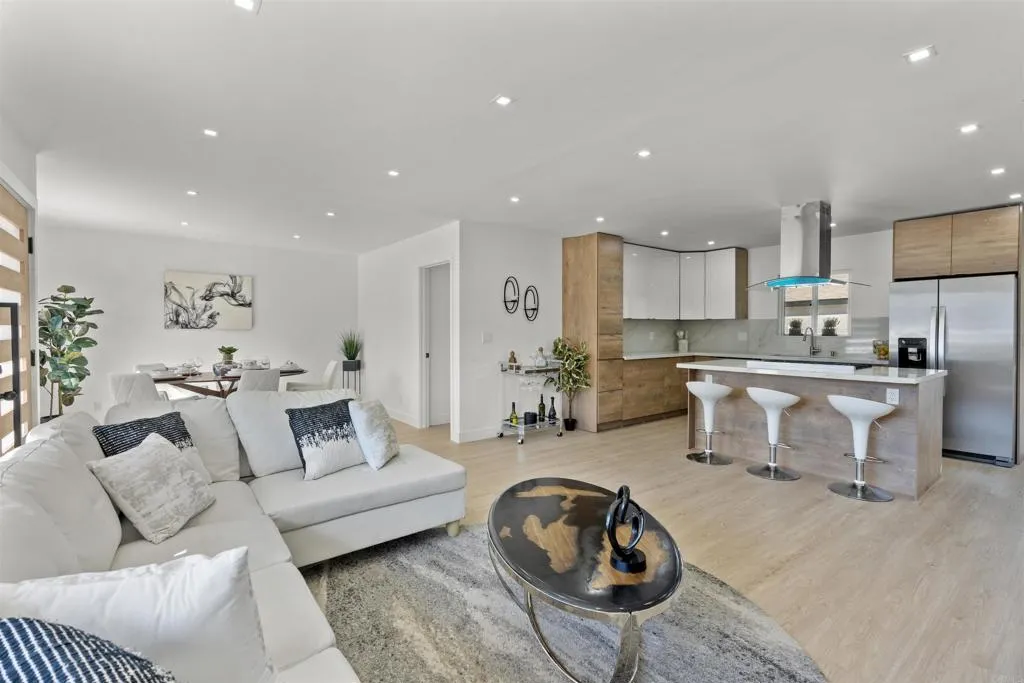 6844 Missy Ct