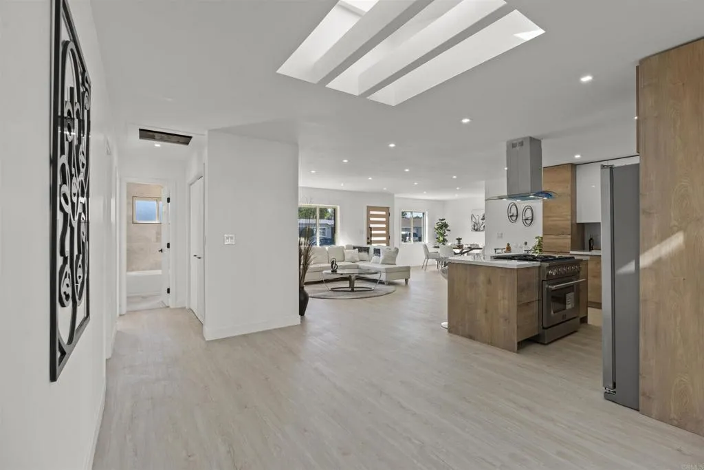 6844 Missy Ct