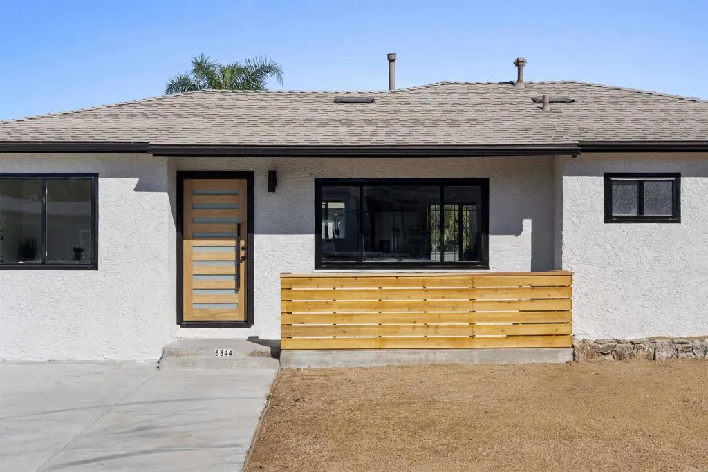 6844 Missy Ct