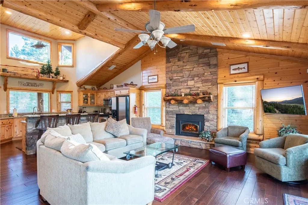 42684 Timberline Trail
