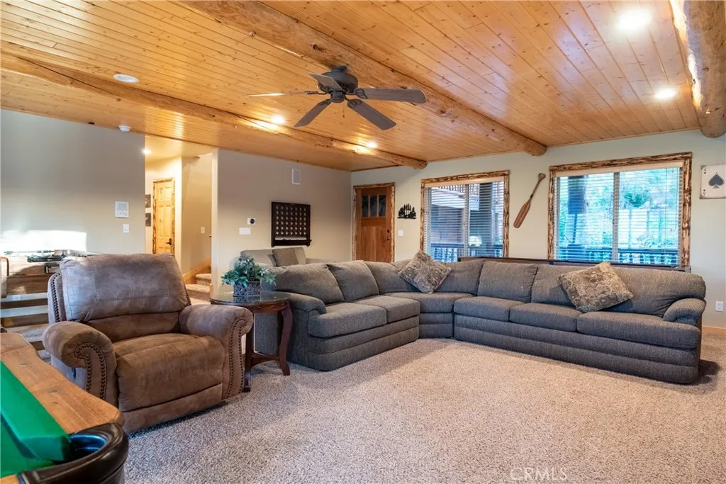 42684 Timberline Trail
