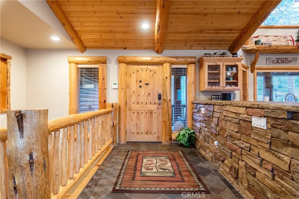 42684 Timberline Trail