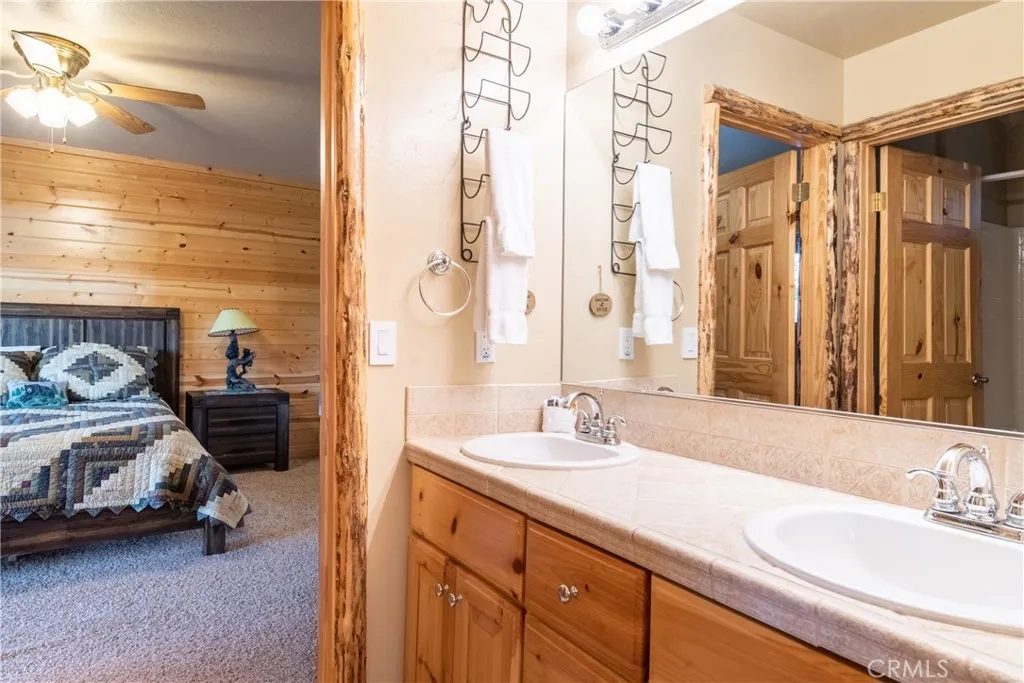 42684 Timberline Trail