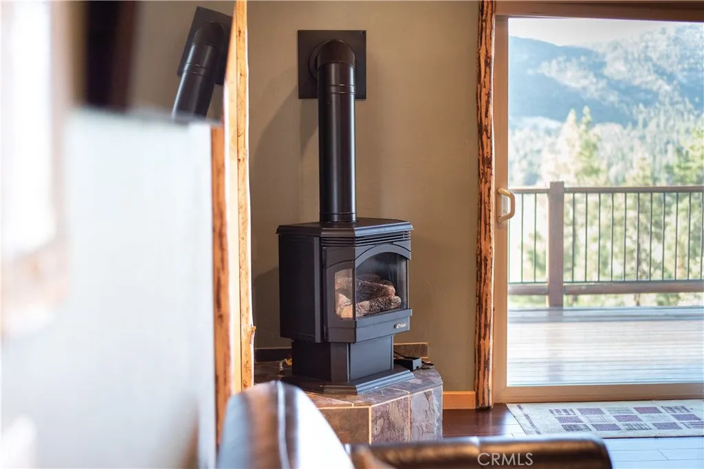 42684 Timberline Trail