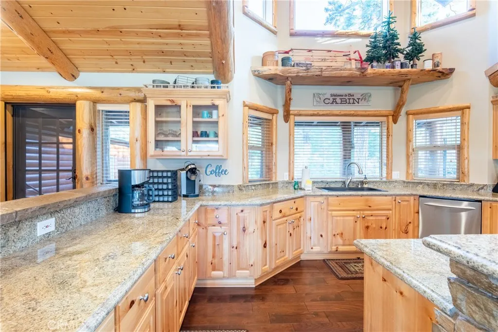 42684 Timberline Trail
