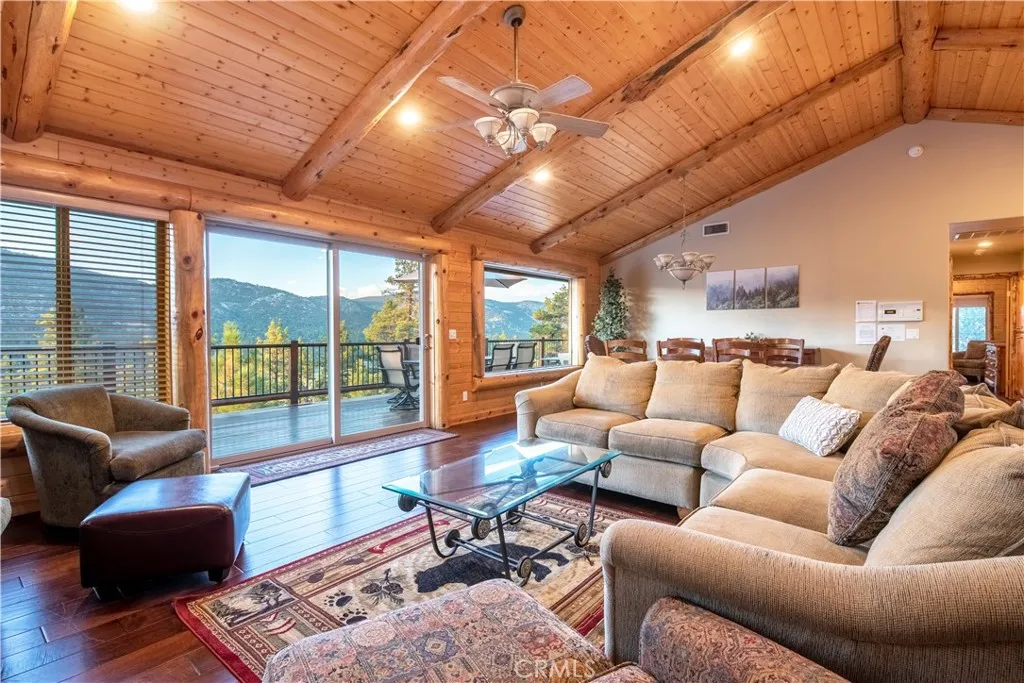 42684 Timberline Trail