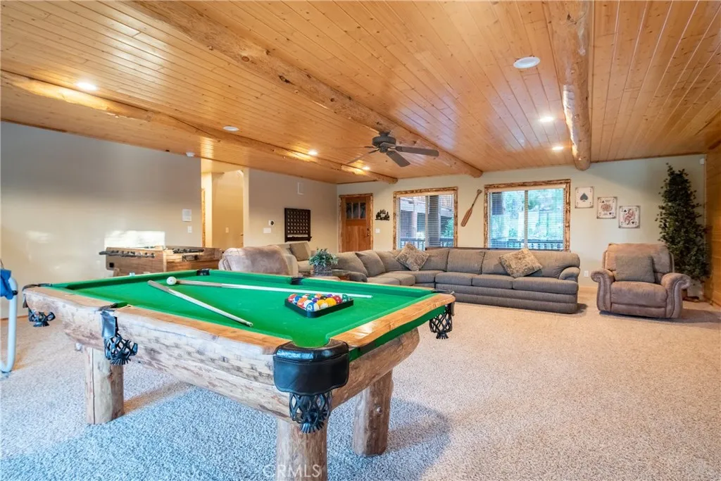 42684 Timberline Trail